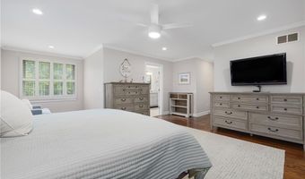 80 Douglas Dr, North Kingstown, RI 02874