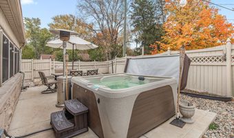 34 Colony Rd, Anderson, IN 46011