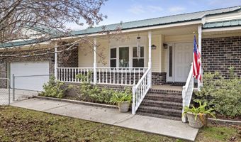 402 Chippendale Ln, Bonneau, SC 29431