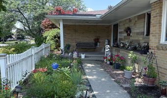 916 Hillcrest Dr, Adrian, MI 49221
