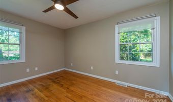 6 Eva Cir, Asheville, NC 28806