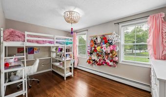 14 Cedrus Ct, Branford, CT 06405