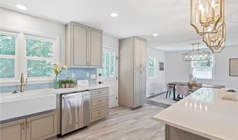 713 Chapman St, Ashland, VA 23005