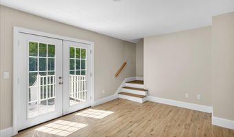 153 Cedar St, Belfast, ME 04915