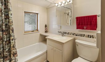 17646 S Ridgewood Dr, Arcadia, MI 49613