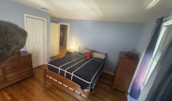 41 Mansion St, Bellingham, MA 02019