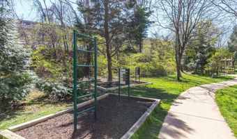 4850 EISENHOWER Ave 418, Alexandria, VA 22304