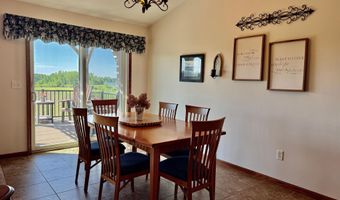 1798 Tiger Ridge Dr, Albert Lea, MN 56007