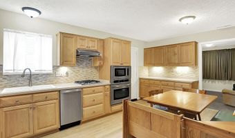 8038 Sydney Ln, Avon, IN 46123