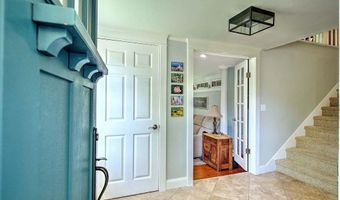 46 Channing Rd, Narragansett, RI 02882