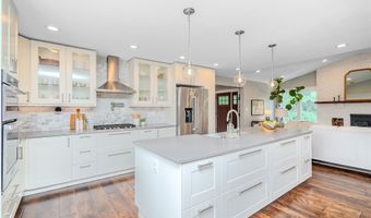 305 NE 54th St, Ankeny, IA 50021
