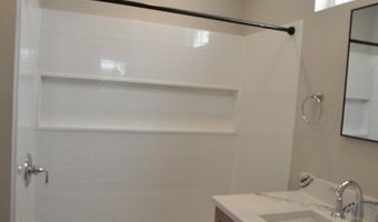 14 Roundy St 1, Beverly, MA 01915