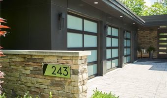 243 Overwood Rd, Akron, OH 44313
