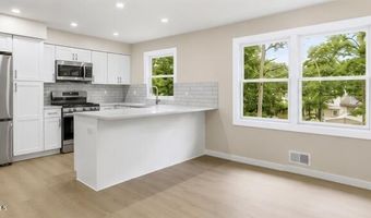 60 Woodland Rd, Bayville, NJ 08721