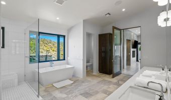 7450 E CONTINENTAL MOUNTAIN ESTATES Dr 6, Cave Creek, AZ 85331