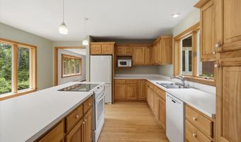 15 Polygraphic Ln, Bennington, VT 05257