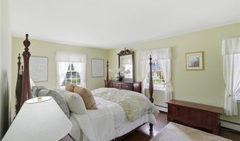 194 New Meadow Rd, Barrington, RI 02806