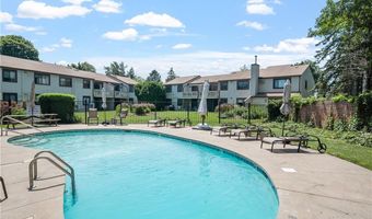 30 Sweet Meadows Ct 26, Narragansett, RI 02882