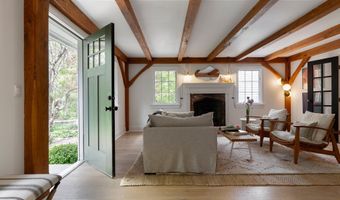 8 Twixt Rd, Cornwall, CT 06753