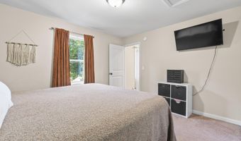 61 Dolloff Rd, Sebago, ME 04029