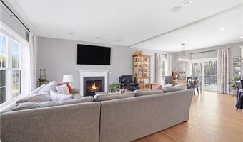 81 Golden View Dr, Johnston, RI 02919