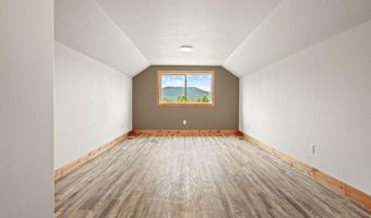 10 Bellflower Ct, Blanchard, ID 83804