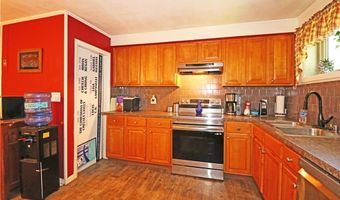 10 Woolsey Rd, Middletown, RI 02842