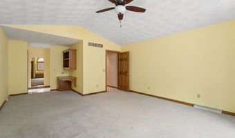 W2880 OAKRIDGE Drive, Appleton, WI 54915
