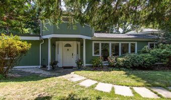 10 Steep Hollow Ln, Cos Cob, CT 06807