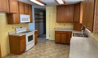 613 Vera St, Bottineau, ND 58318