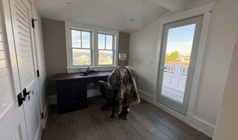 281 7th St, Avalon, NJ 08202