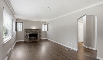 9860 Berwick Dr, Affton, MO 63123