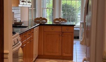 87 Trotters Ln, Allendale, NJ 07401