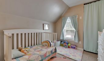 12 Maple St, Bath, ME 04530