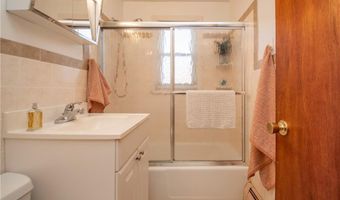 70 Carroll Ave 510, Newport, RI 02840