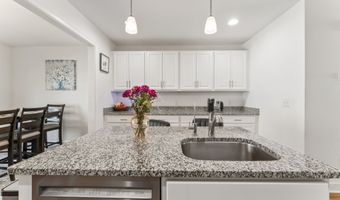 403 Copper Square Dr 403, Bethel, CT 06801