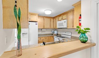 10 Rockingham Ct, Bedford, NH 03110