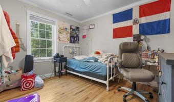 170 Red Oak Rd, Bridgeport, CT 06606
