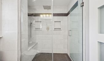 28 W Park Ave, Belford, NJ 07718