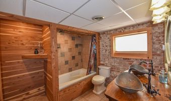 1009 Main St N, Abbeville, SC 29620