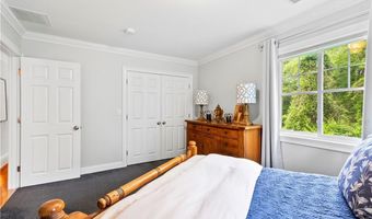 21 Starr Dr 207, Narragansett, RI 02882