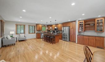 2349 Lake View Dr, Ames, IA 50010