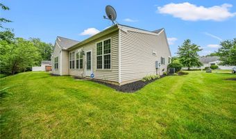 10707 Crossings Dr, Aurora, OH 44202