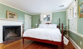 26 Thames St, Newport, RI 02840