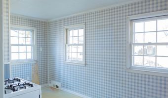 496 Burnsford Ave, Bridgeport, CT 06606