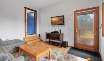 17520 Snow Crest Ln, Anchorage, AK 99516