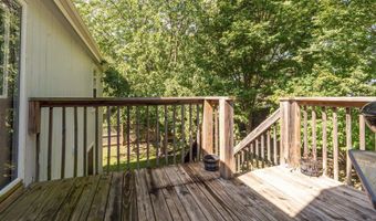 120 Hillside Dr, Baldwin City, KS 66006