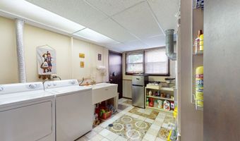 1608 E Crabtree Dr, Arlington Heights, IL 60004