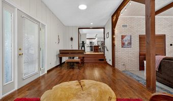 6926 Woodridge Dr, Avon, IN 46123