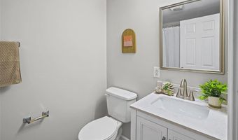 301 Lampert St, Alton, IL 62002